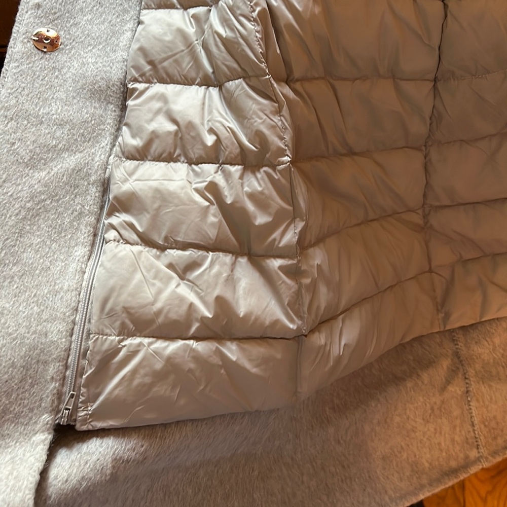 NWT nice and cozy coat with detached padding and adjustable belt - Picture 3 of 10